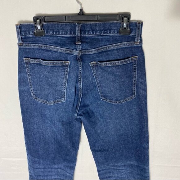 Old Navy Med Wash Basic Loose Built In Tough Built In Flex Straight Leg Jeans 29 - Picture 11 of 16